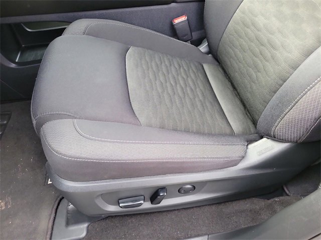 Used 2025 Nissan Pathfinder SV image 10