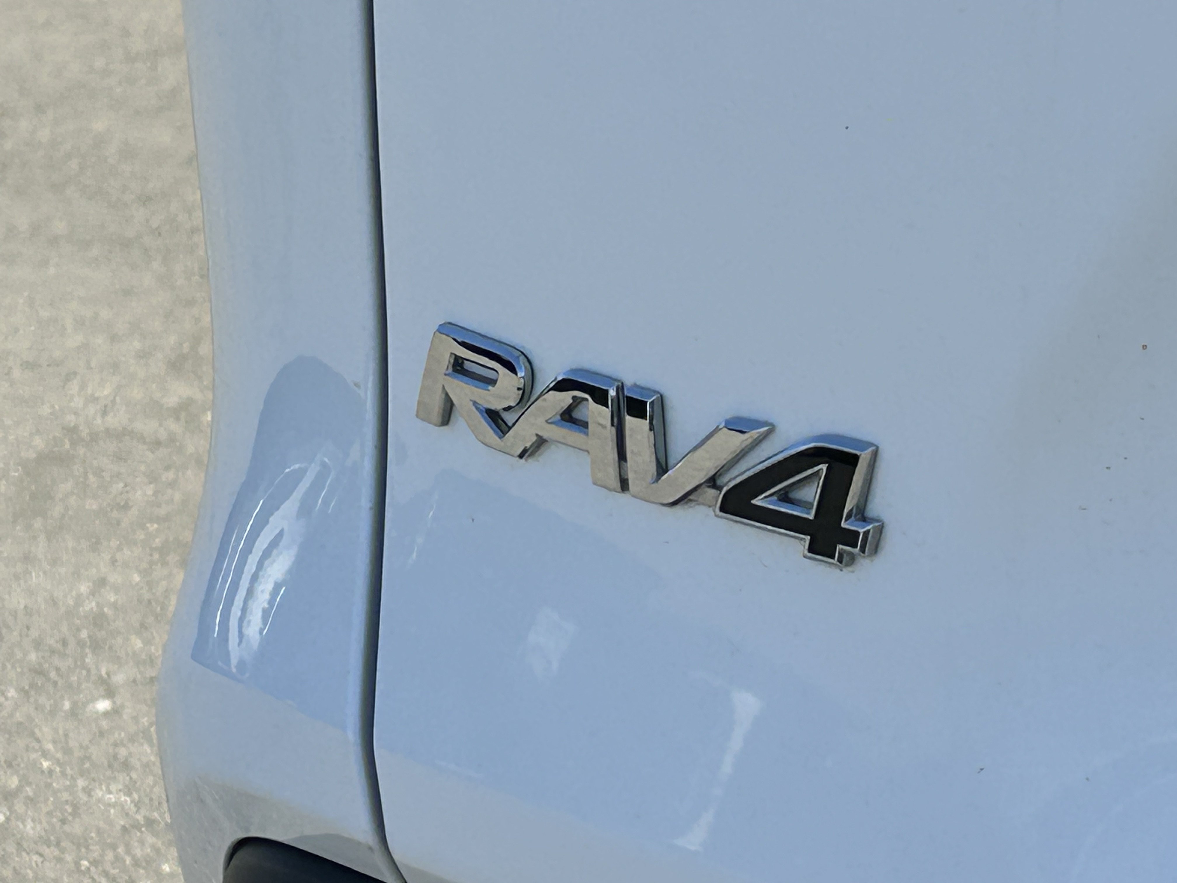 Used 2025 Toyota RAV4 XLE AWD/4WD image 5