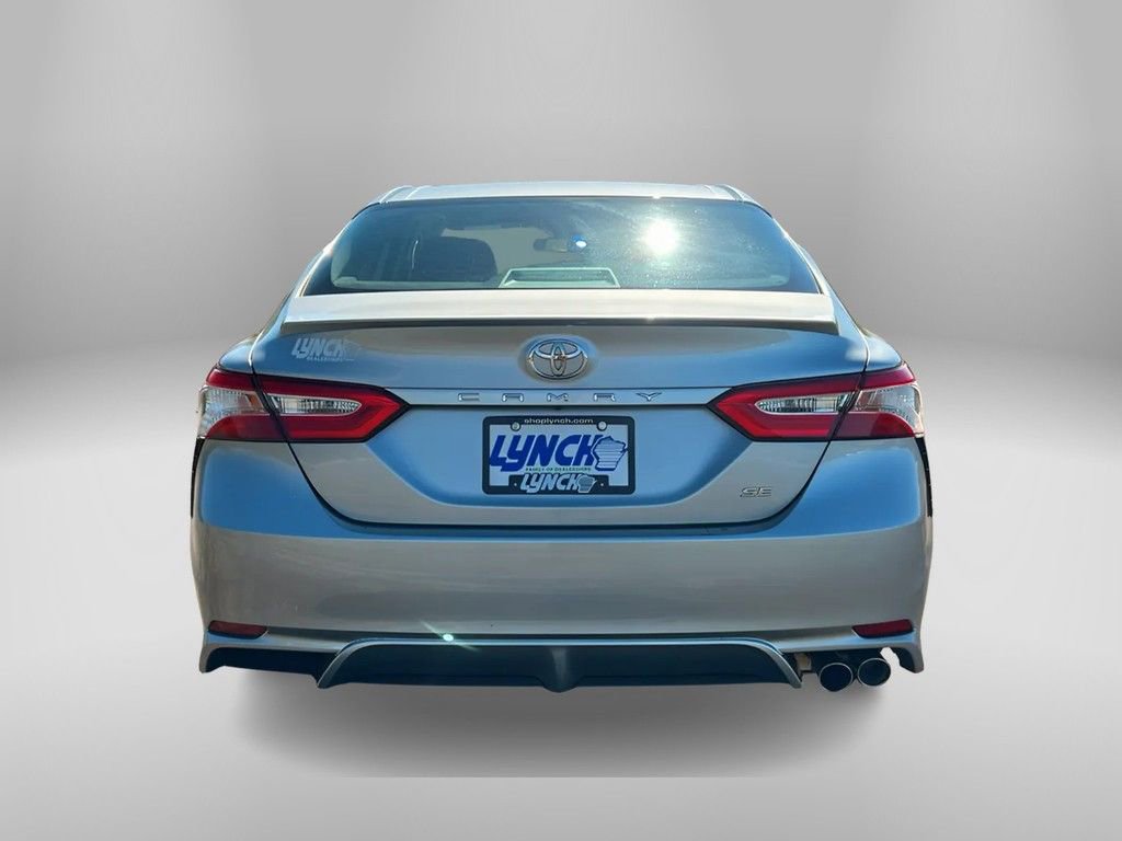 Used 2020 Toyota Camry SE image 3