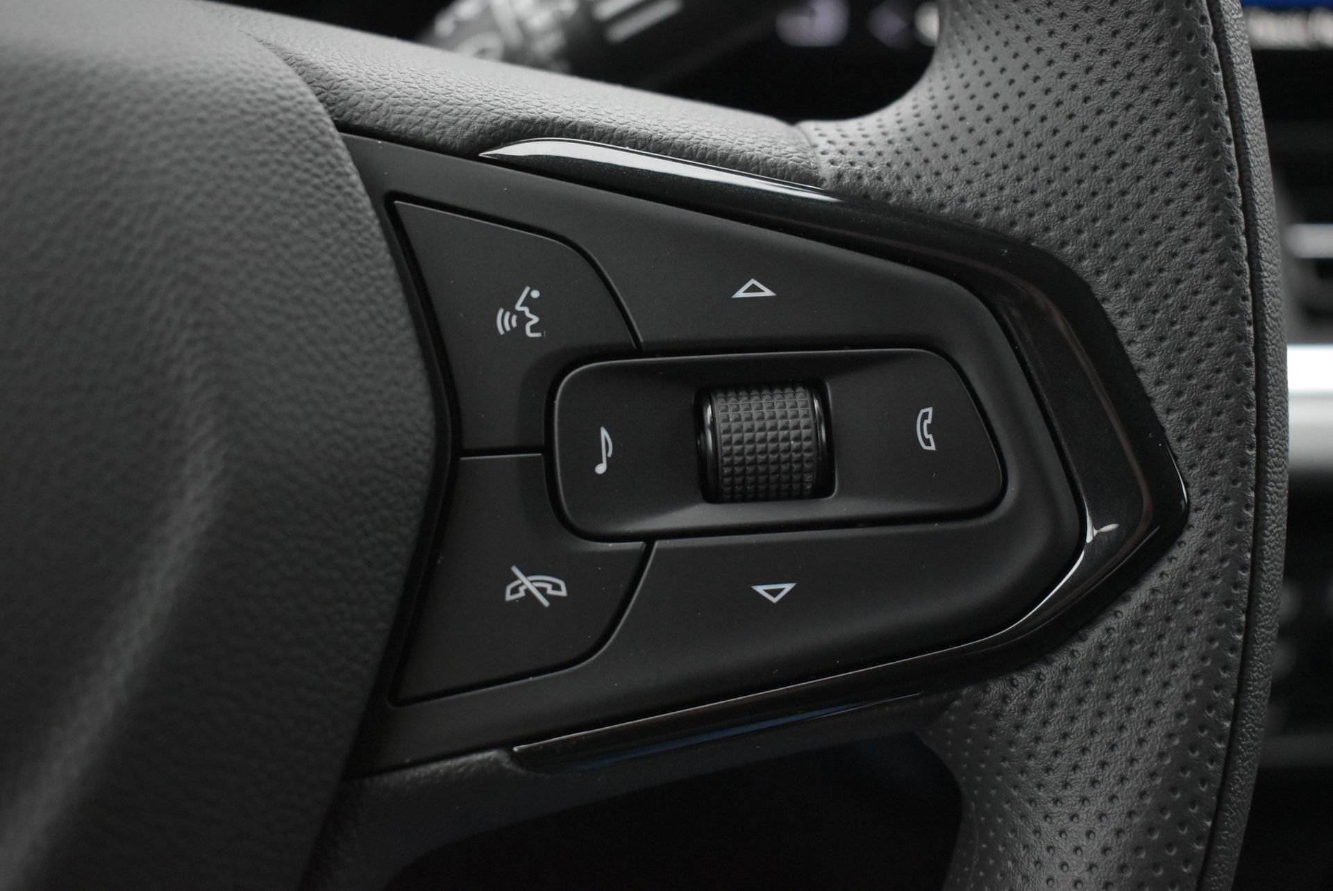 New 2026 Chevrolet Trax LT image 21