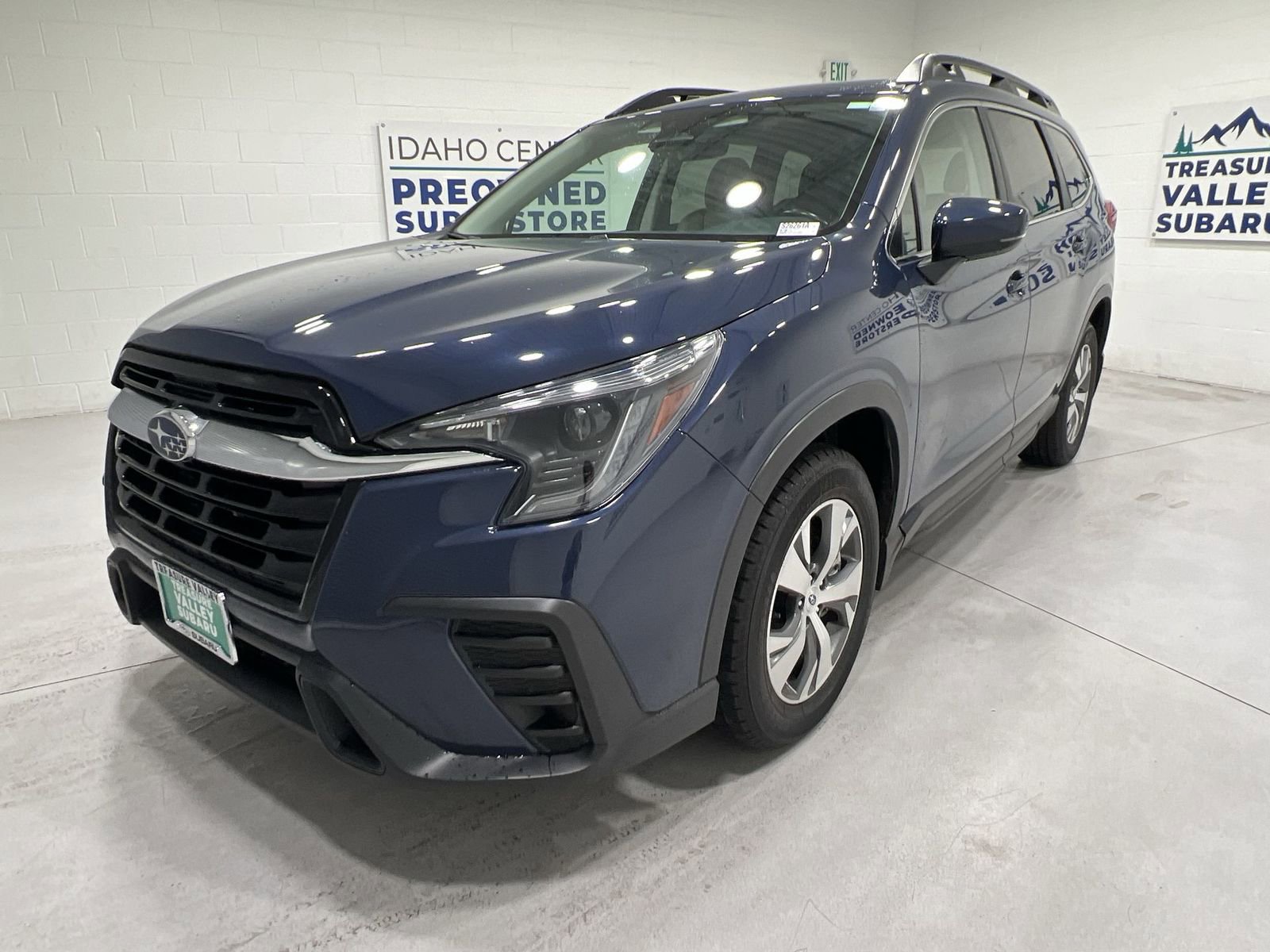 Used 2024 Subaru Ascent Premium w/ Convenience Package AWD/4WD image 4