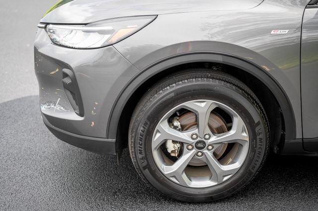 Used 2026 Ford Escape ST-Line AWD/4WD image 9