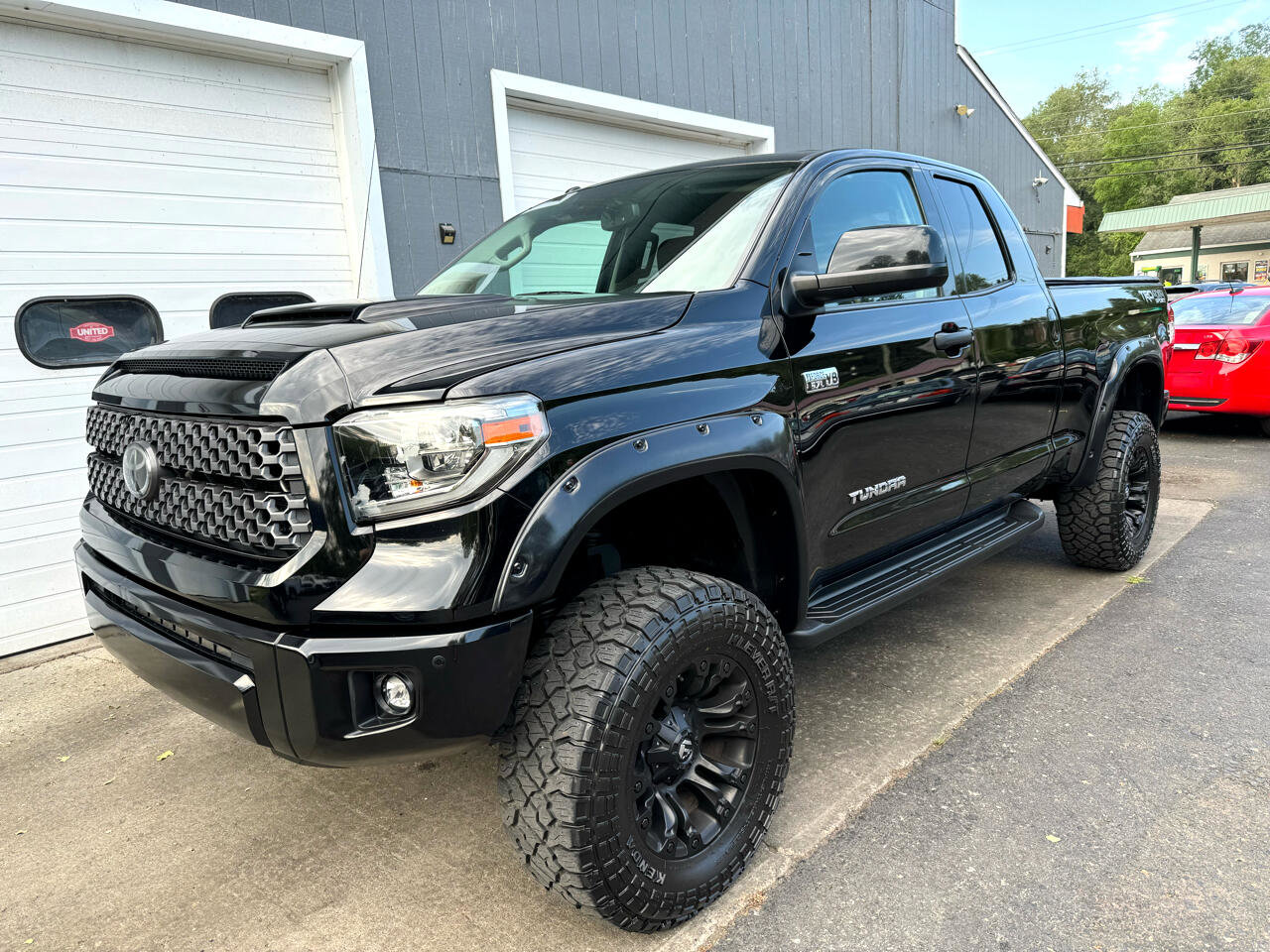 Used 2018 Toyota Tundra SR5 image 1