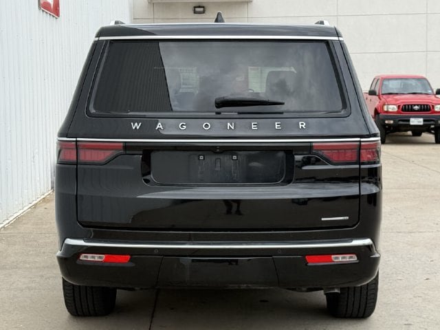 Used 2024 Jeep Wagoneer L Series II RWD image 5