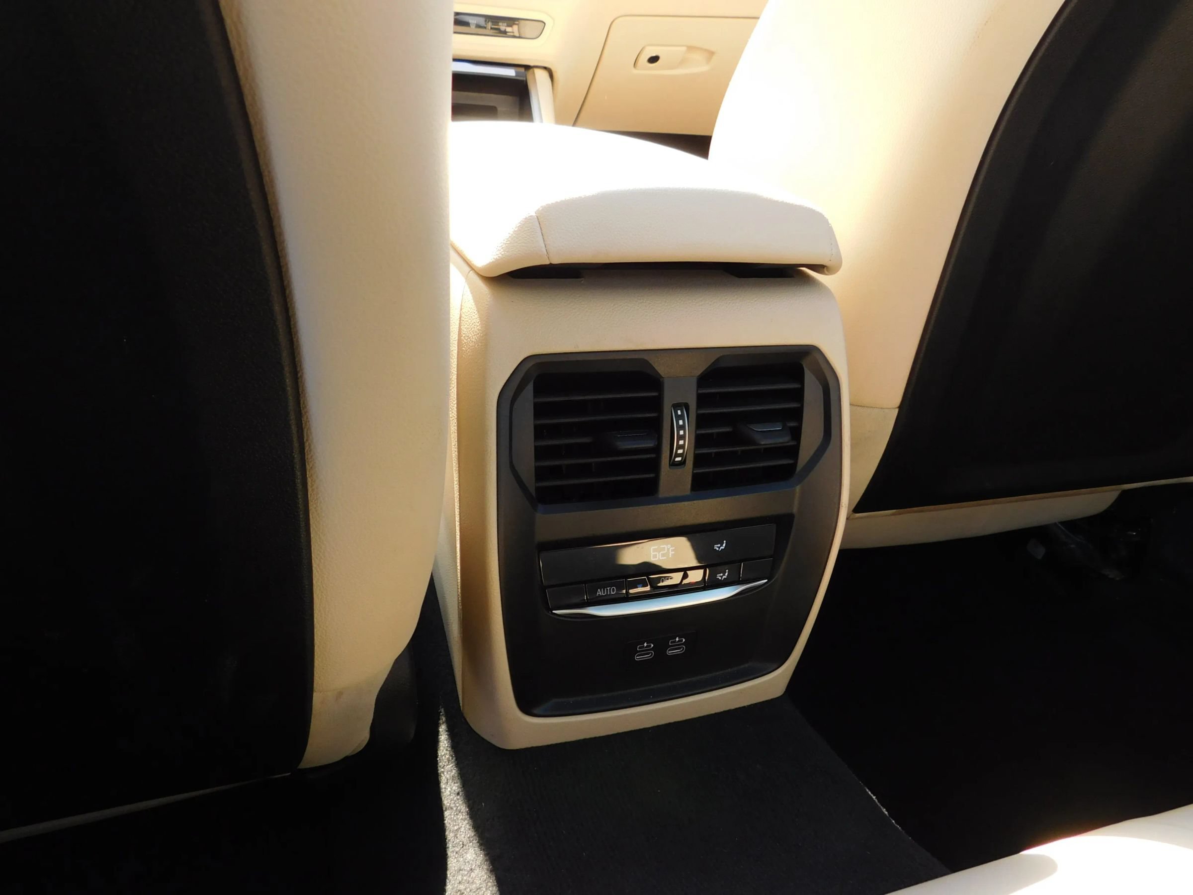 Used 2025 BMW 330i Sedan RWD image 9