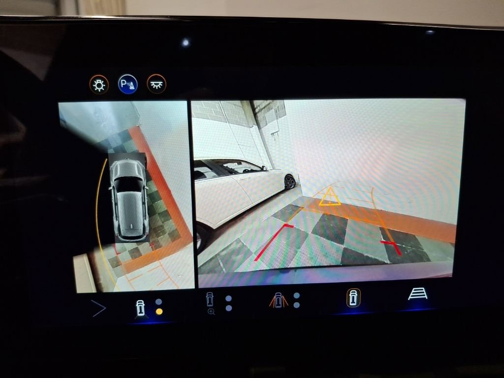 Used 2025 Chevrolet Equinox RS w/ Safety and Technology Package image 23