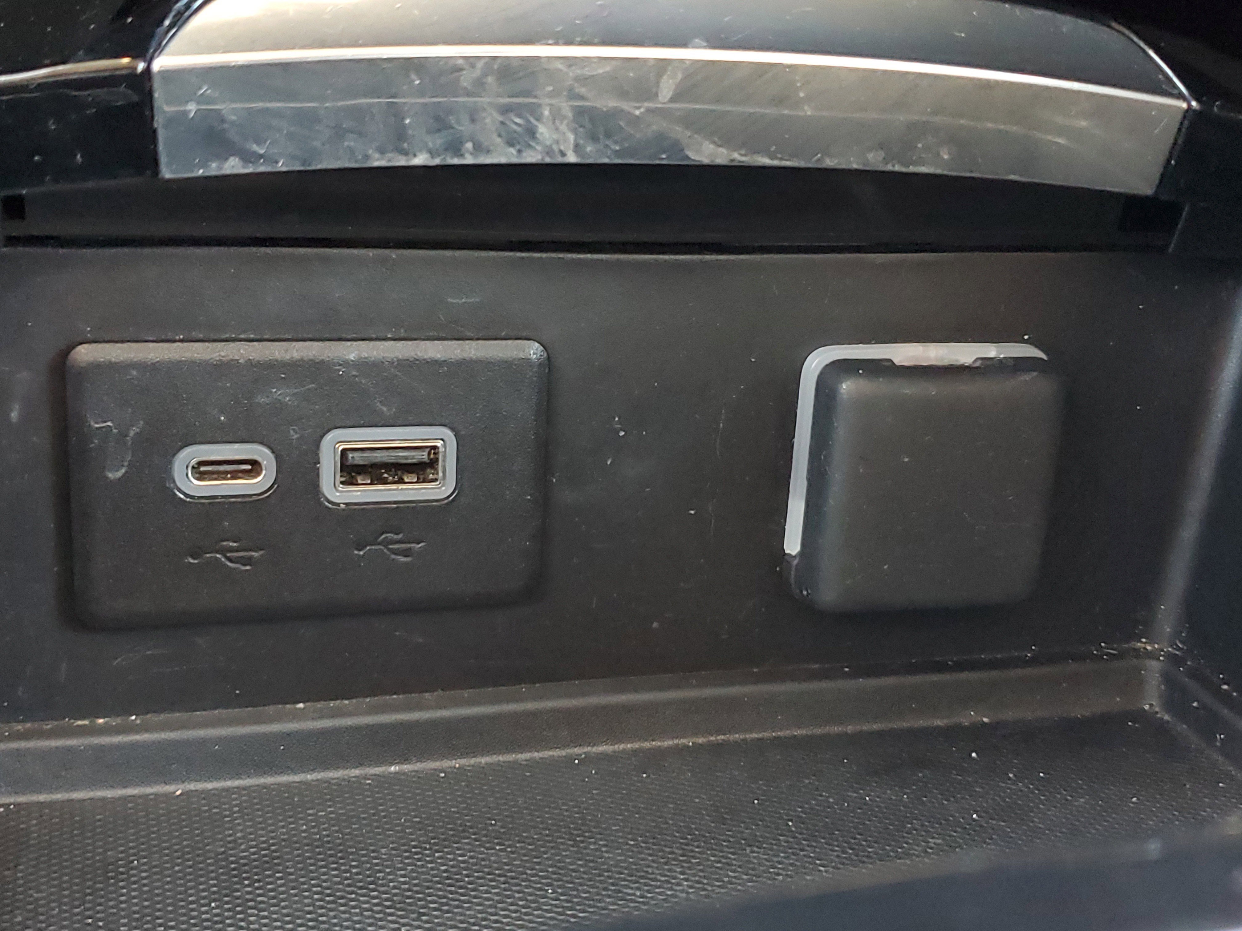 Used 2023 Buick Envision Essence w/ Sport Touring Package image 29