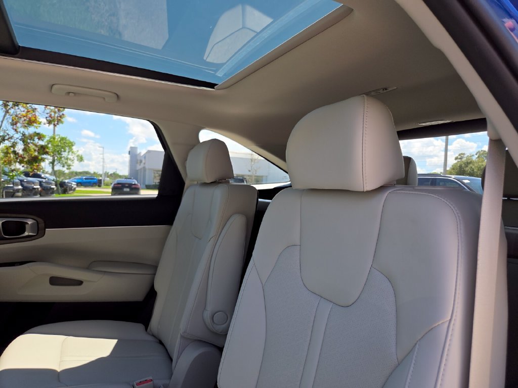 Used 2023 Kia Sorento EX w/ Panoramic Sunroof Package FWD image 24