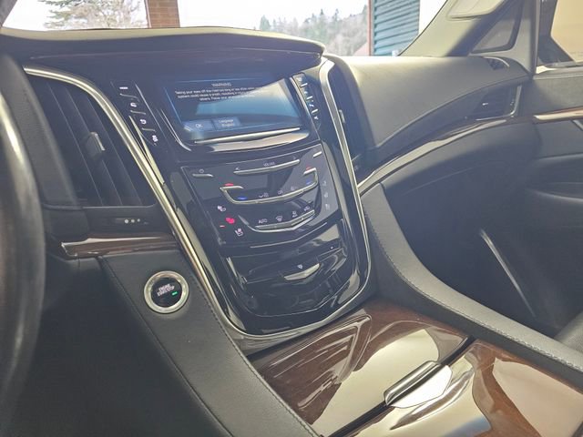 Used 2019 Cadillac Escalade ESV Luxury image 41