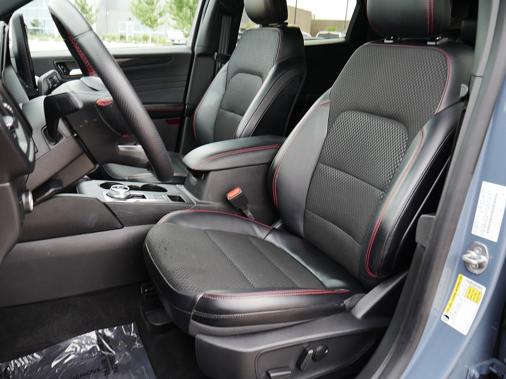 Used 2024 Ford Escape ST-Line w/ Tech Pack #1 AWD/4WD image 15