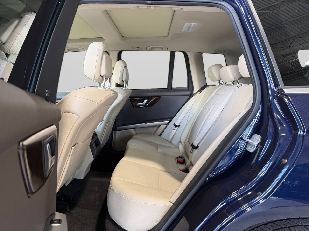 Used 2015 Mercedes-Benz GLK 350 4MATIC w/ Premium 1 Package image 16