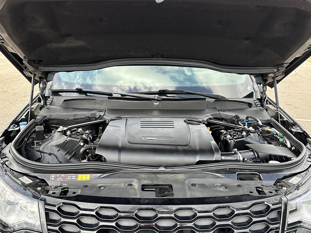 Used 2024 Land Rover Discovery Dynamic SE AWD/4WD image 3