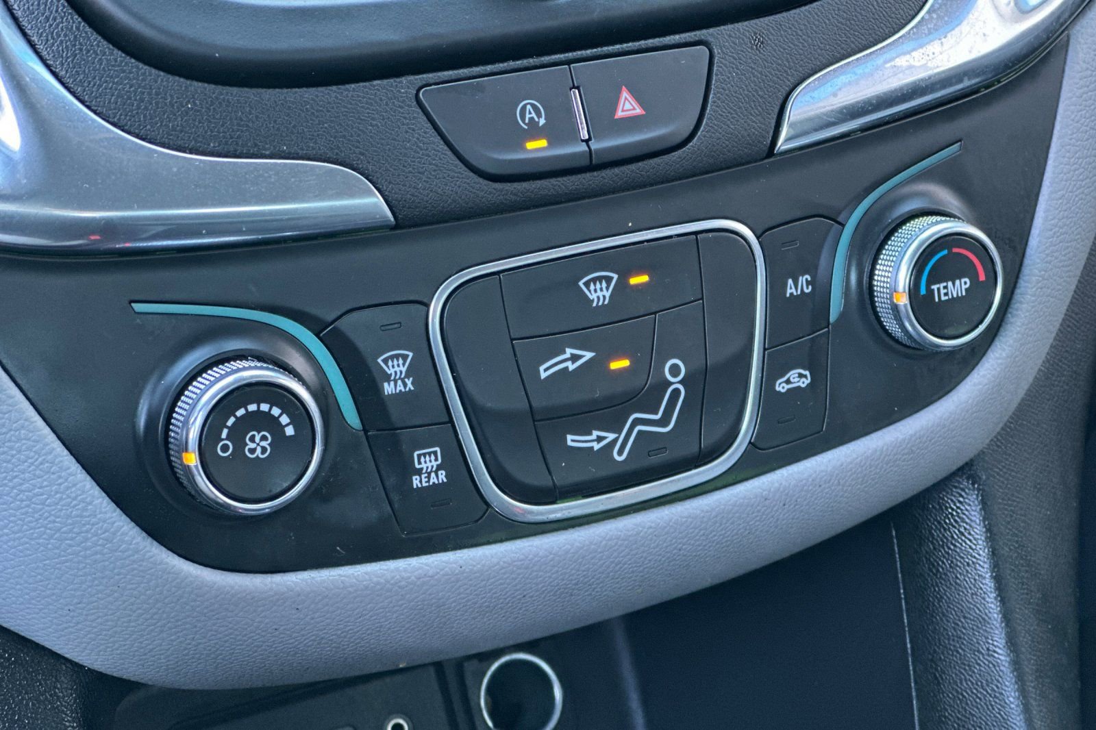 Used 2024 Chevrolet Equinox LS image 30