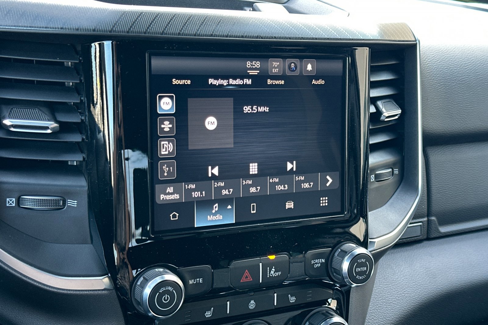 New 2026 RAM 1500 4x4 Crew Cab image 16