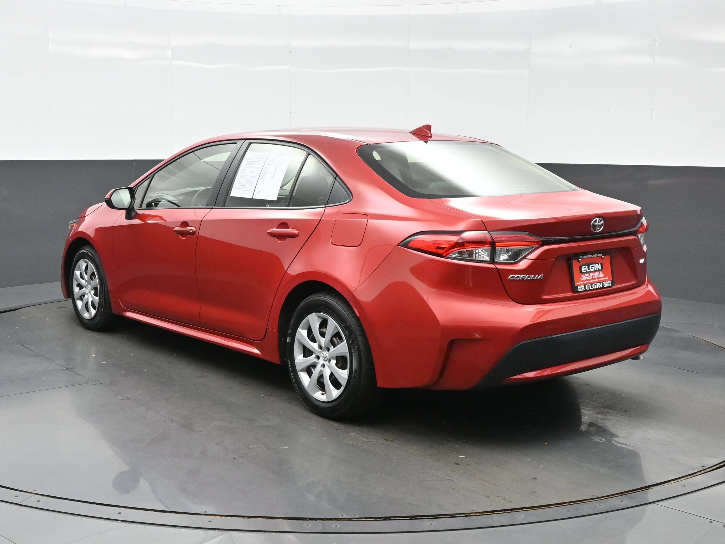 Used 2021 Toyota Corolla LE FWD image 4