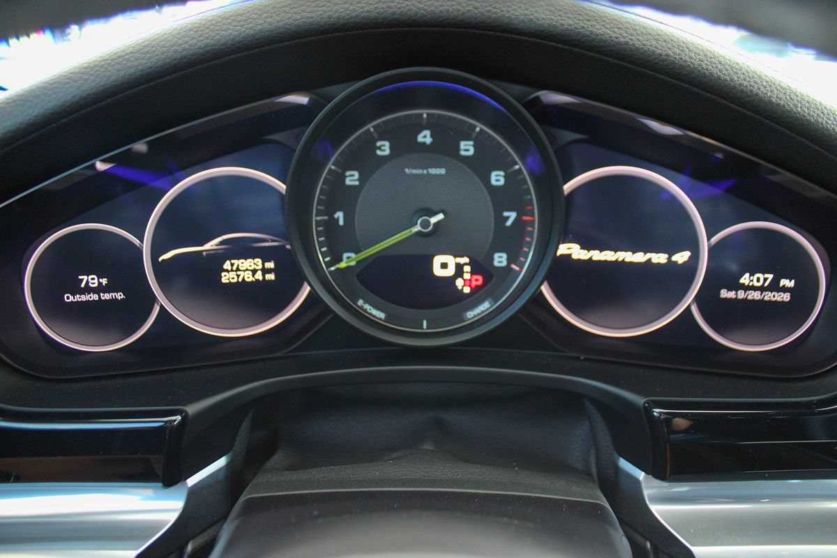 Used 2019 Porsche Panamera 4 AWD/4WD image 27