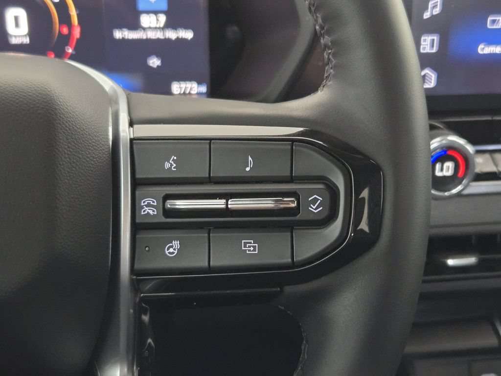 New 2025 Chevrolet Colorado Trail Boss w/ Midnight Edition AWD/4WD image 32