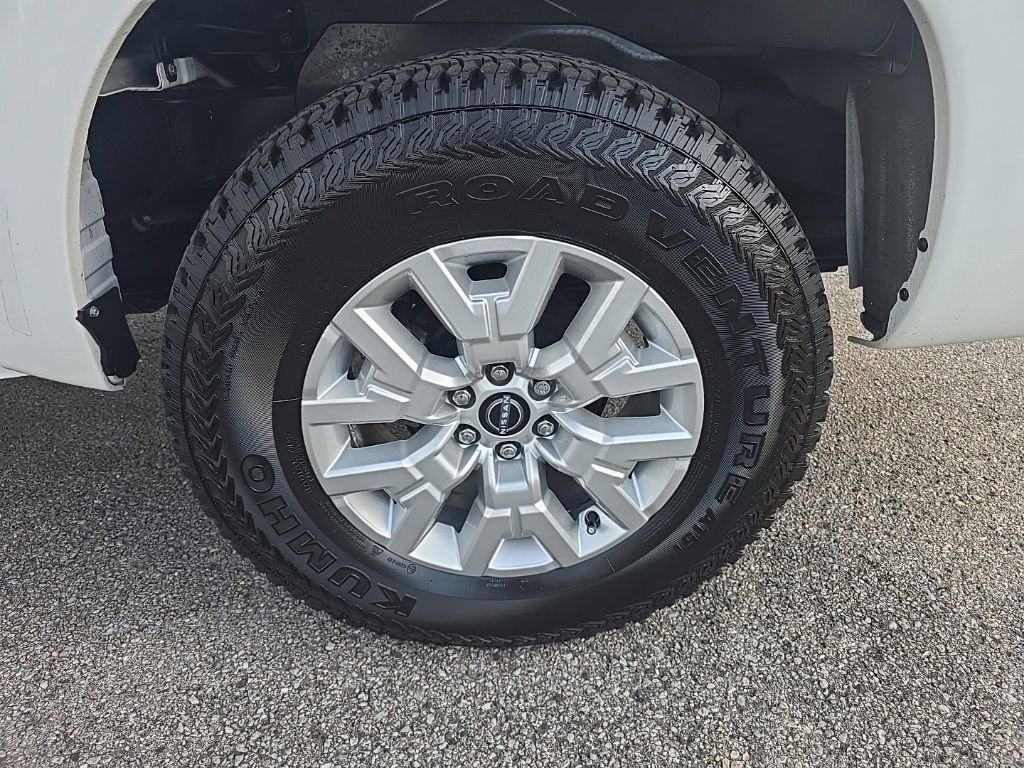 Used 2024 Nissan Frontier SV w/ SV Convenience Package image 9