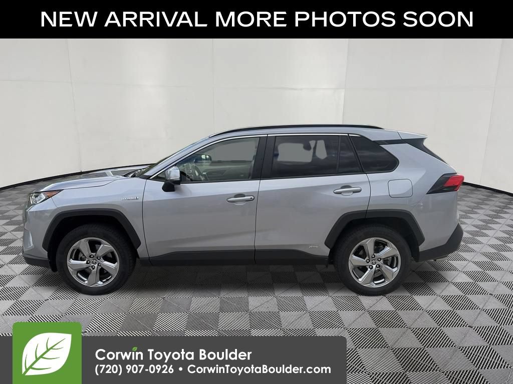 Used 2021 Toyota RAV4 XLE Premium AWD/4WD image 4