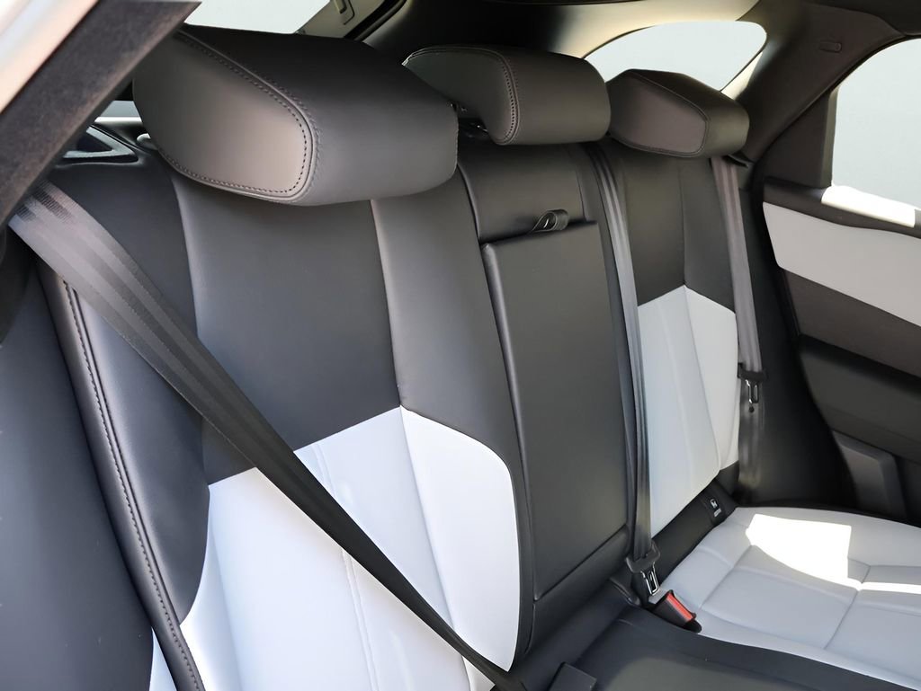 New 2026 Land Rover Range Rover Velar Dynamic SE image 14