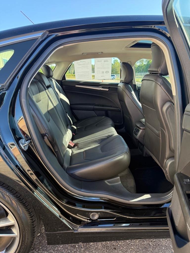 Used 2016 Ford Fusion Titanium AWD/4WD image 17