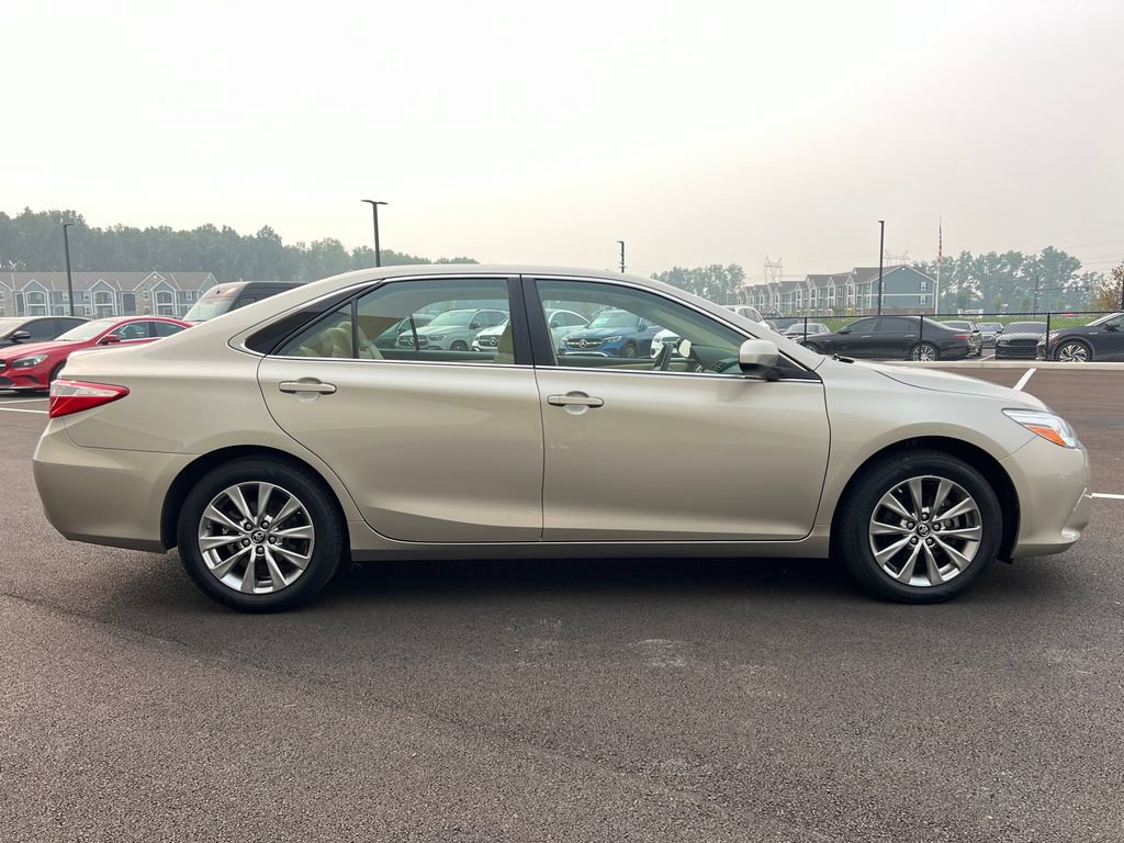 Used 2017 Toyota Camry XLE FWD image 9