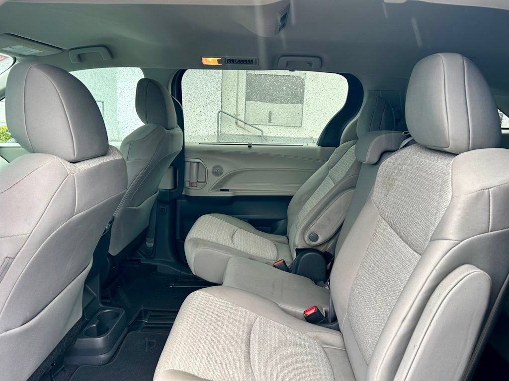 Certified 2024 Toyota Sienna LE AWD/4WD image 13
