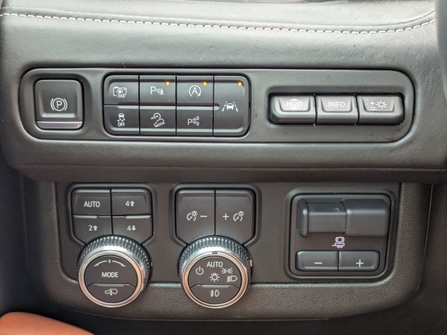 Used 2023 GMC Yukon Denali Ultimate AWD/4WD image 28