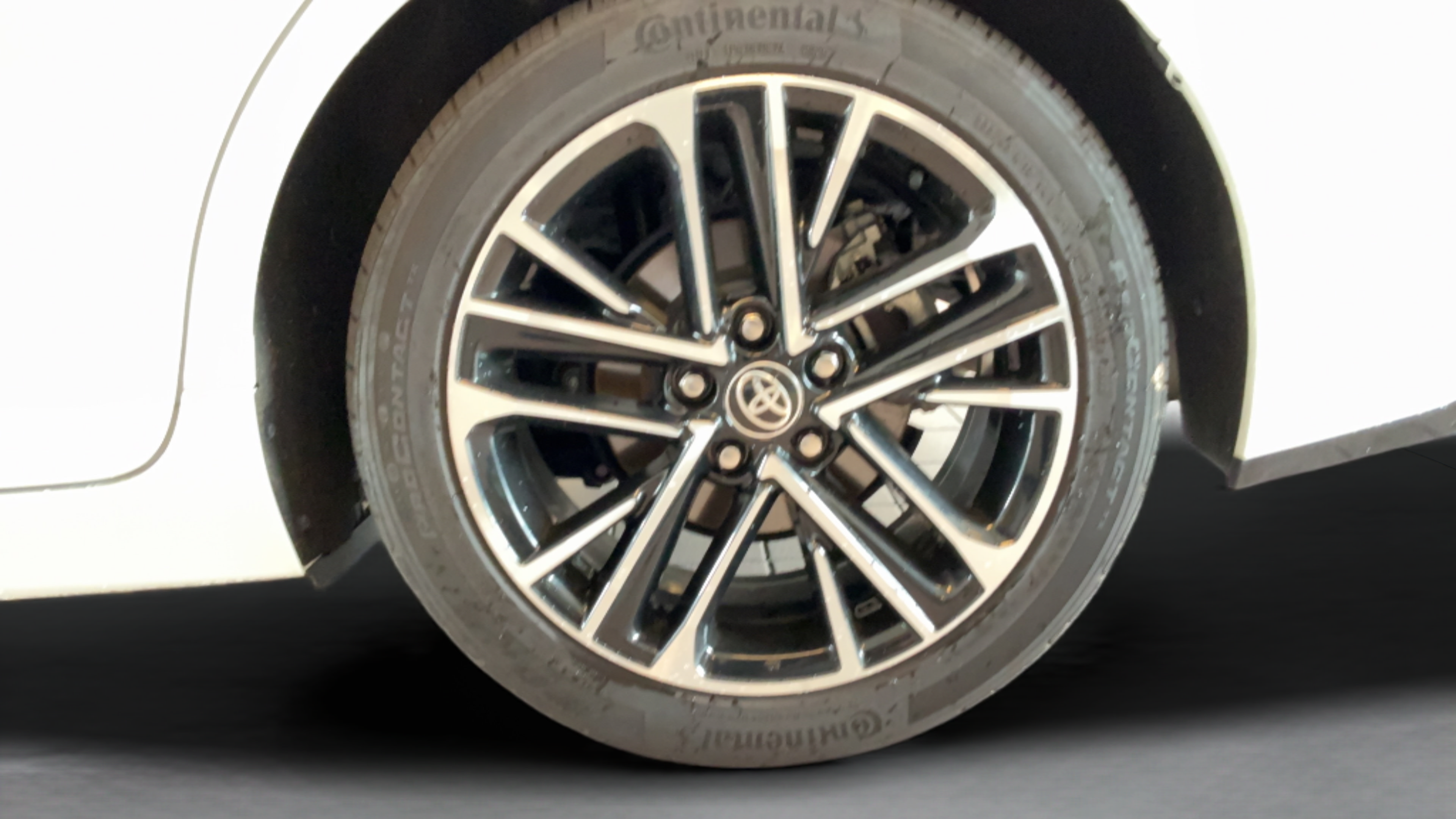 Certified 2025 Toyota Camry XLE w/ Premium Plus Package FWD image 37