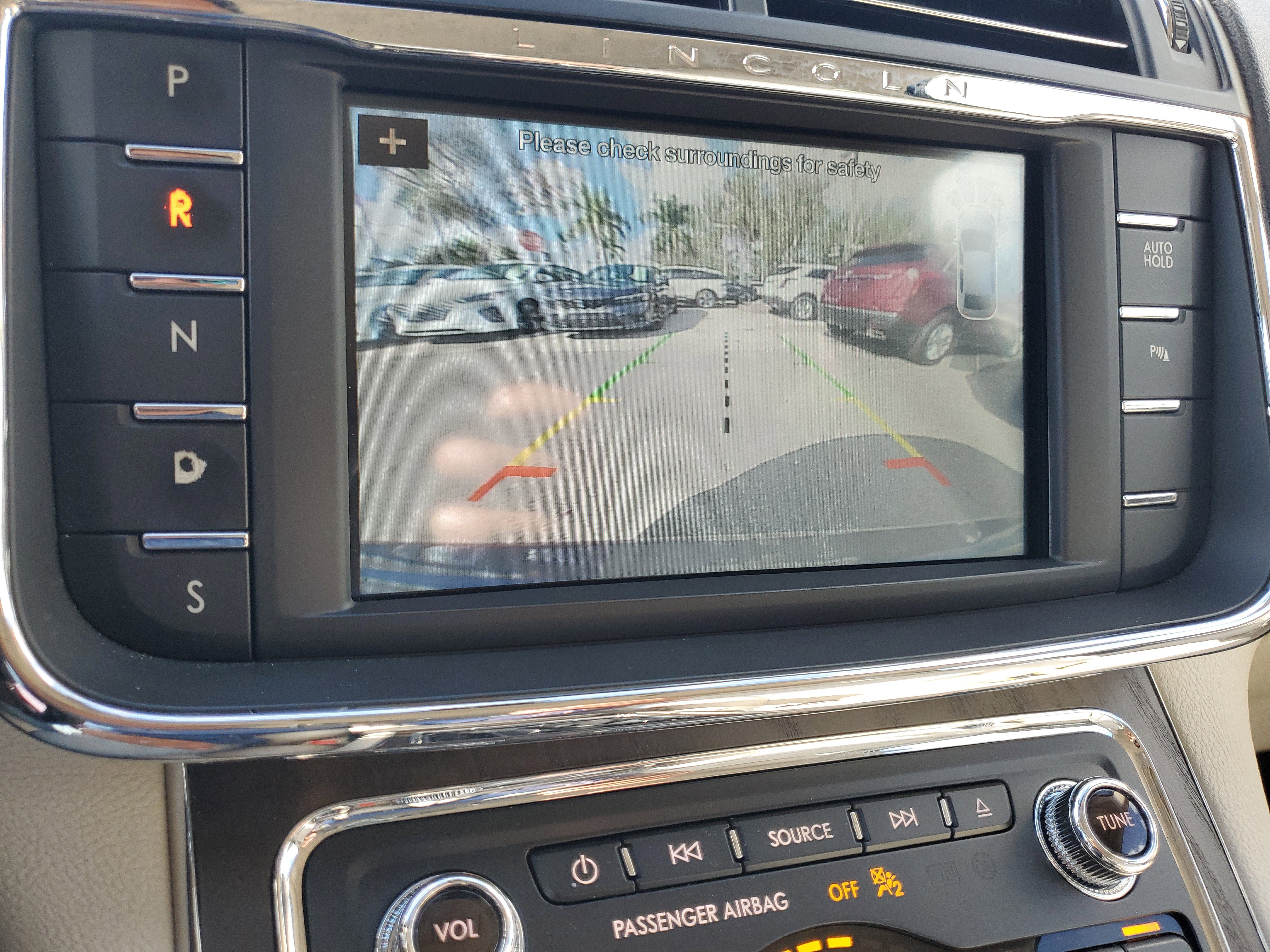 Used 2018 Lincoln Continental Premiere image 22