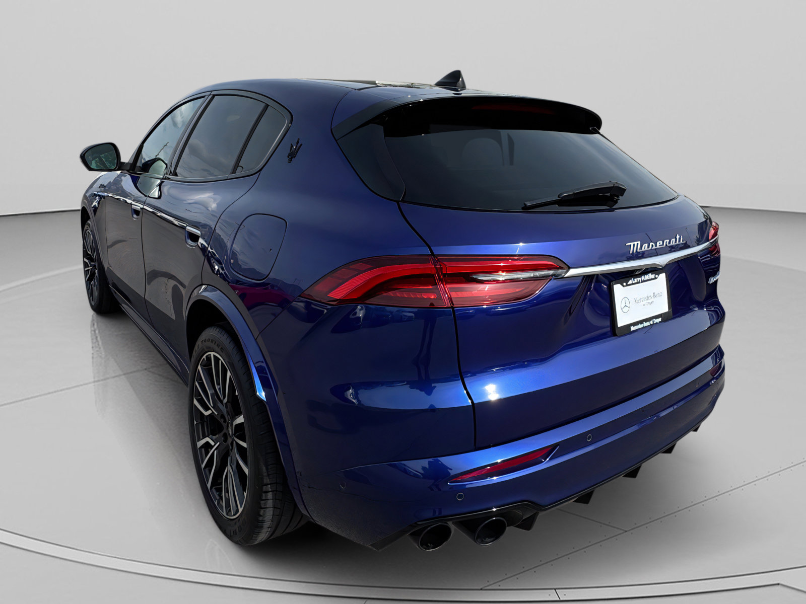 Used 2023 Maserati Grecale Modena AWD/4WD image 3