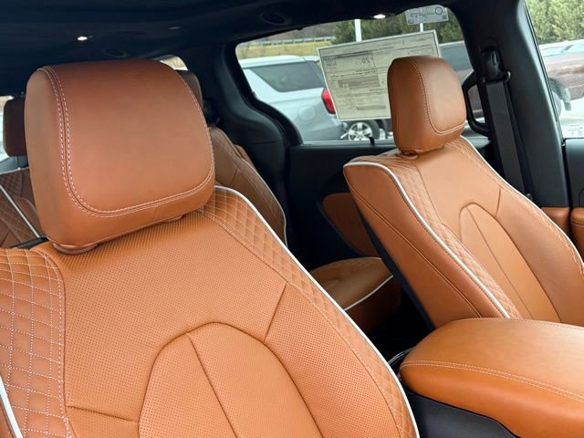 New 2026 Chrysler Pacifica Pinnacle AWD/4WD image 31