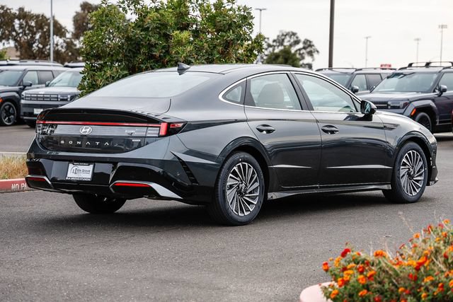 New 2026 Hyundai Sonata Limited FWD image 5