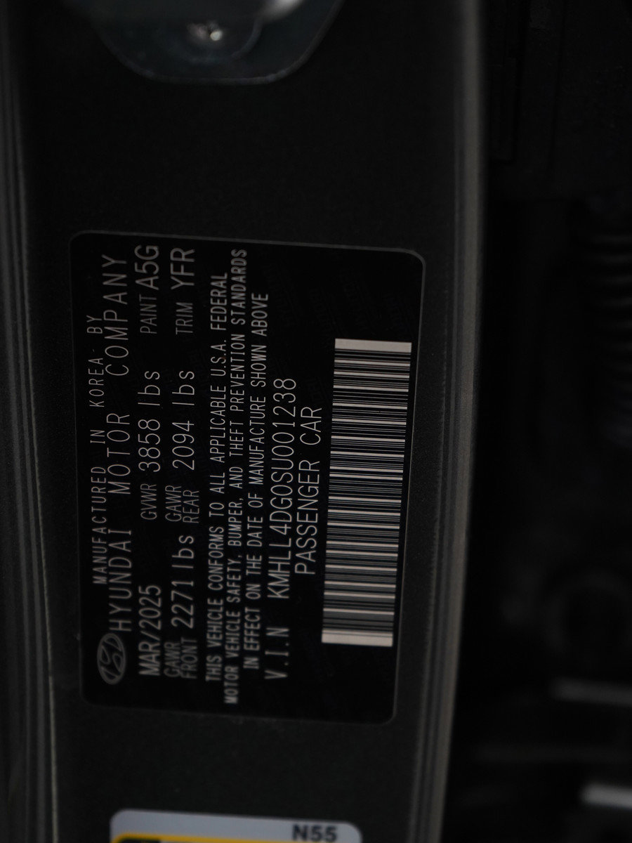 Certified 2025 Hyundai Elantra SE image 26