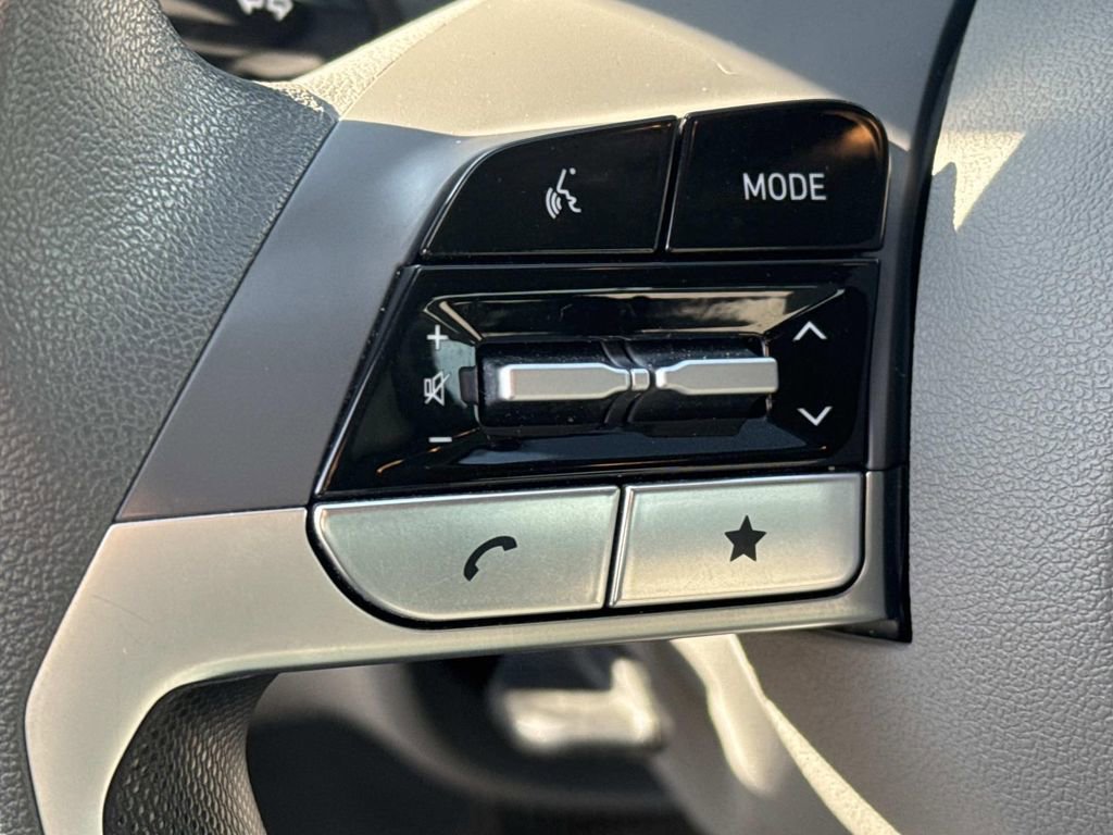 Used 2024 Hyundai Elantra SEL image 22