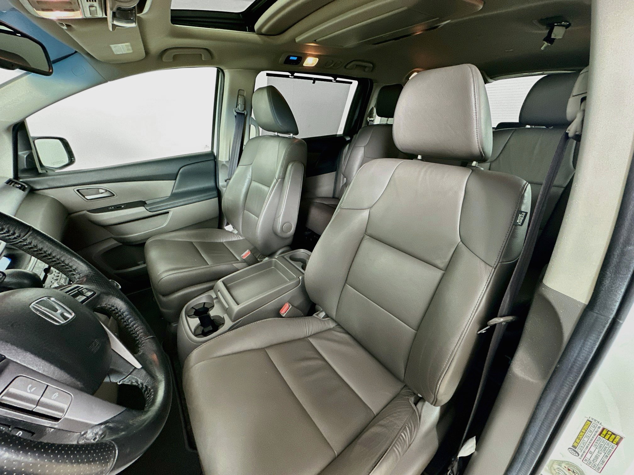 Used 2013 Honda Odyssey Touring Elite image 26