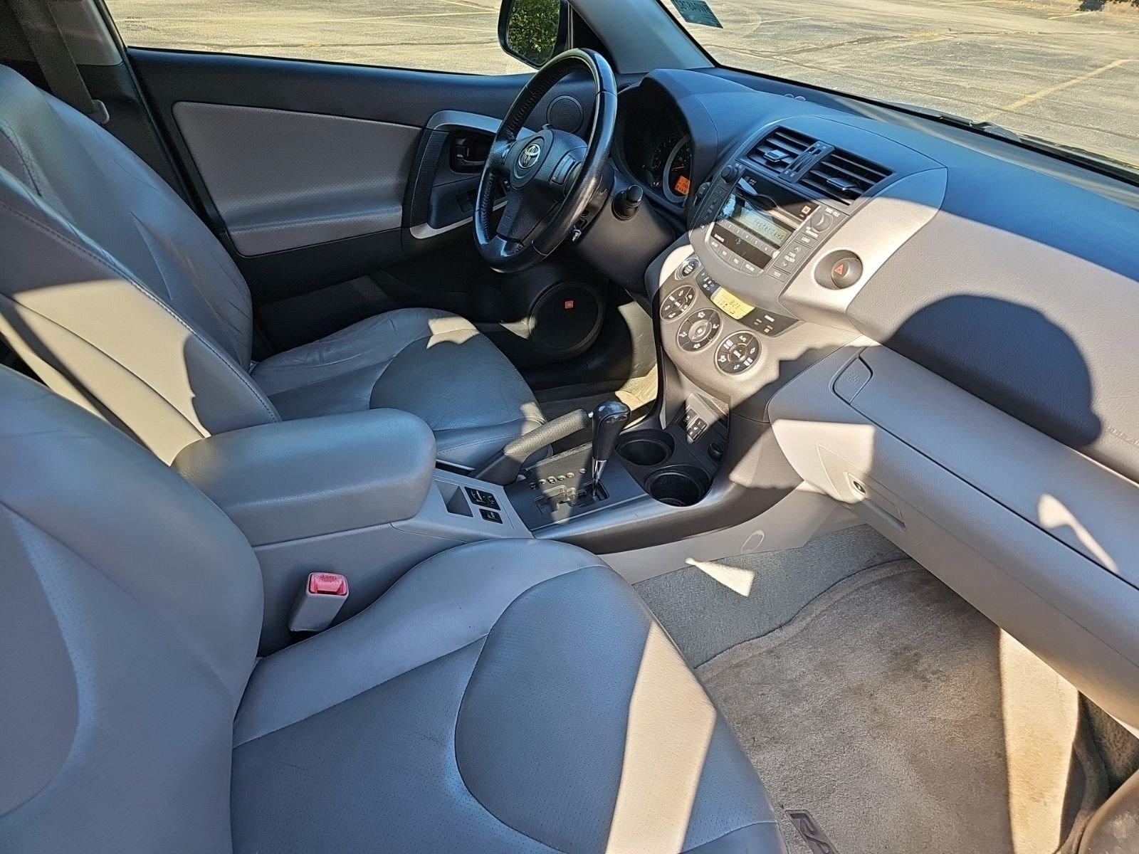 Used 2011 Toyota RAV4 Limited w/ Limited Extra Value Pkg AWD/4WD image 10