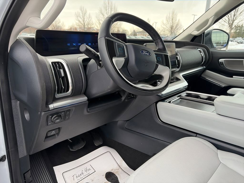 Used 2025 Ford Expedition Max Platinum image 19