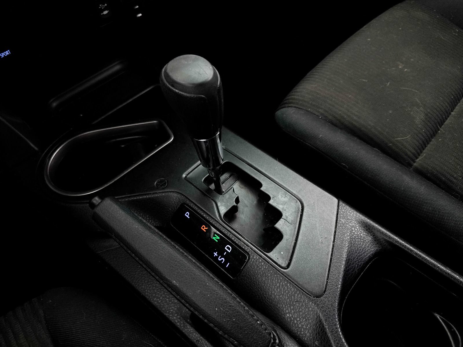 Used 2018 Toyota RAV4 LE w/ Carpet Mat Package FWD image 20