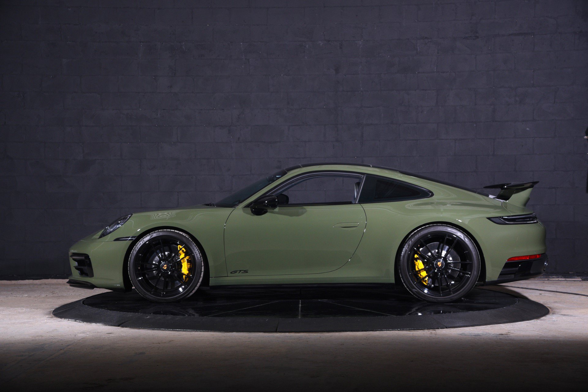 Used 2024 Porsche 911 Carrera GTS RWD image 14