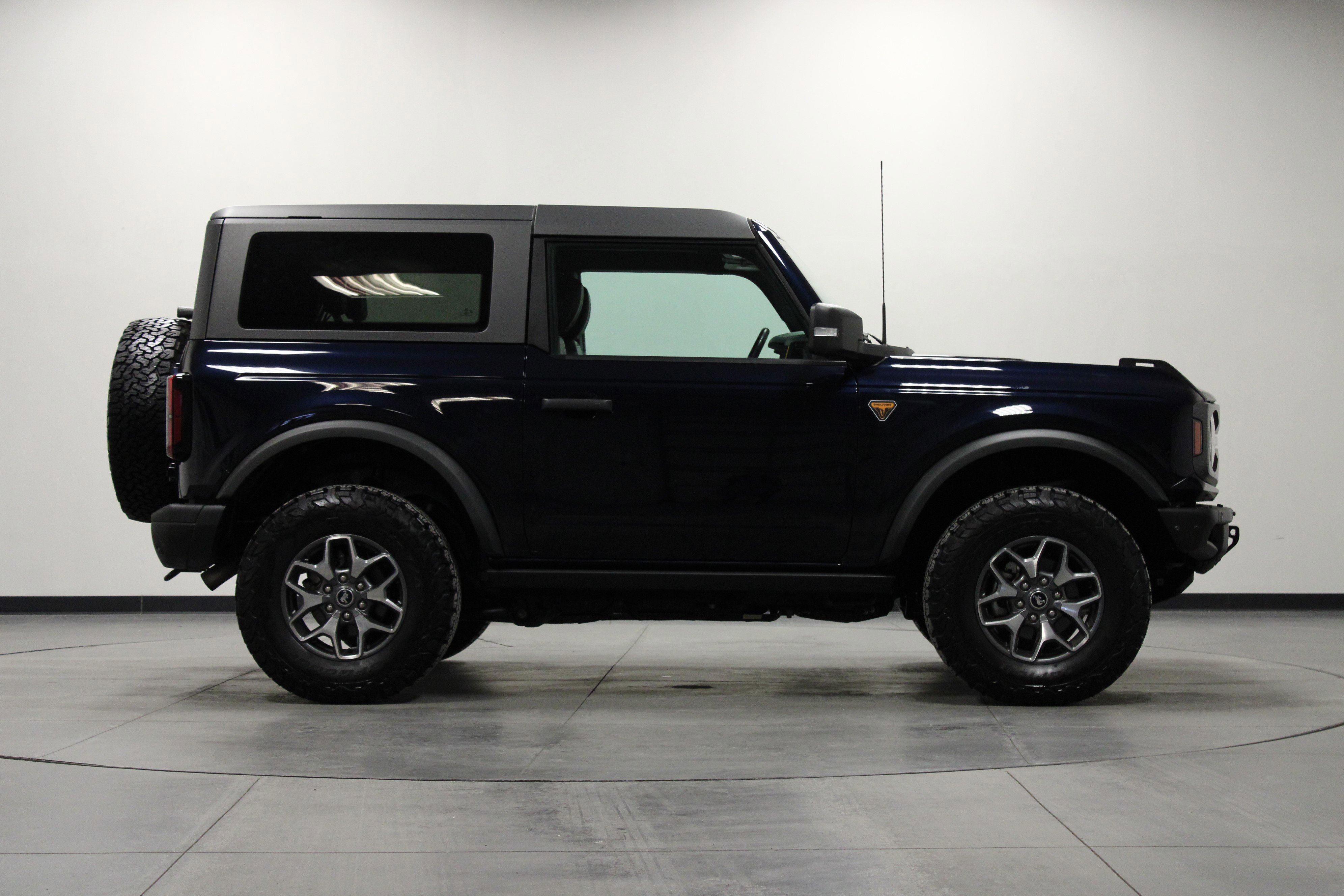 Used 2021 Ford Bronco Badlands image 3