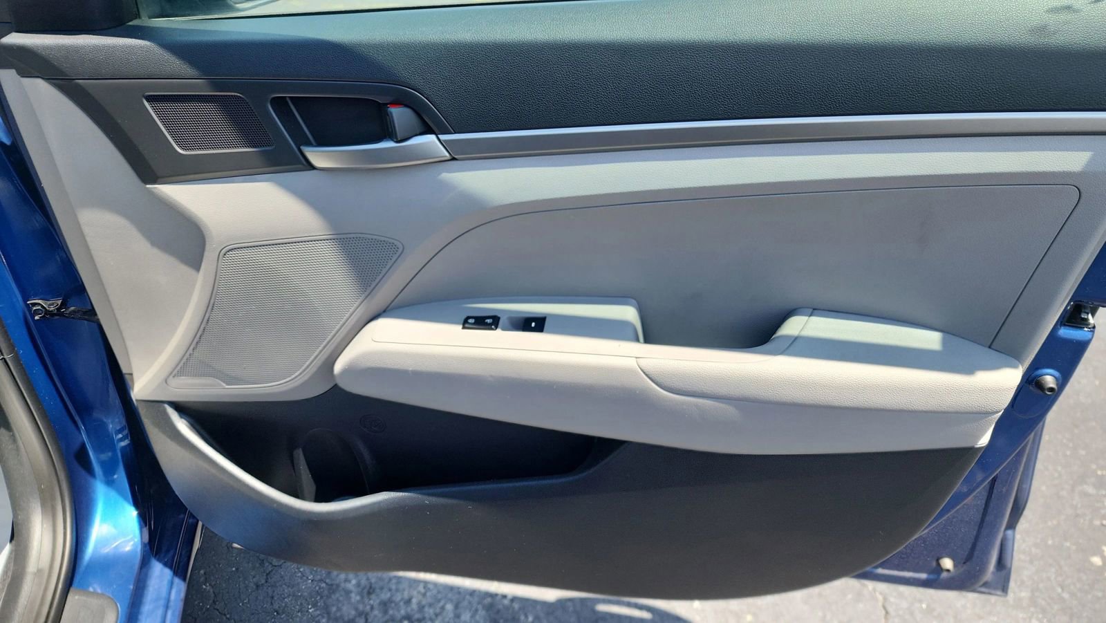 Used 2017 Hyundai Elantra SE image 20