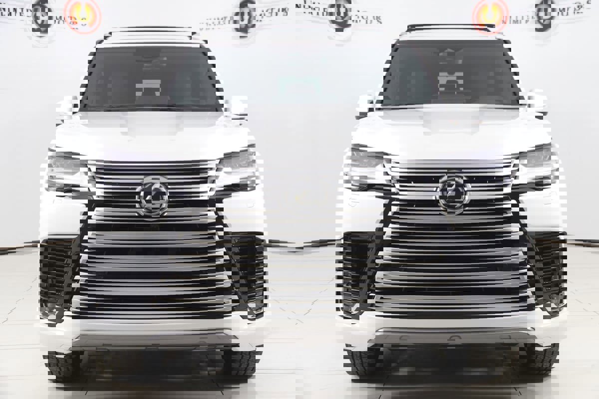 Used 2025 Lexus LX 600 4WD w/ Luxury Package image 61