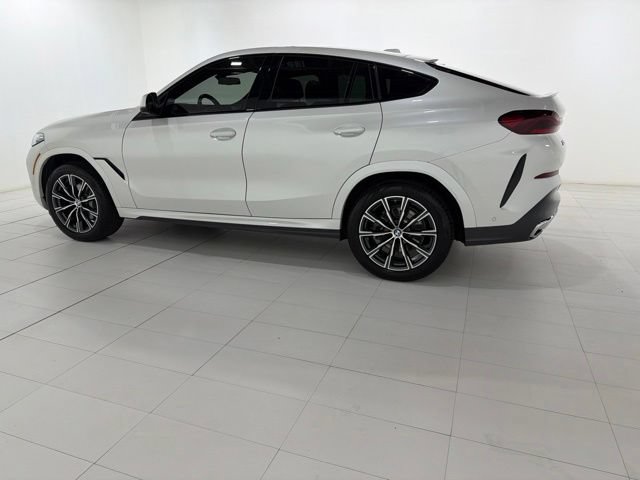 Certified 2024 BMW X6 xDrive40i w/ Executive Package AWD/4WD image 2