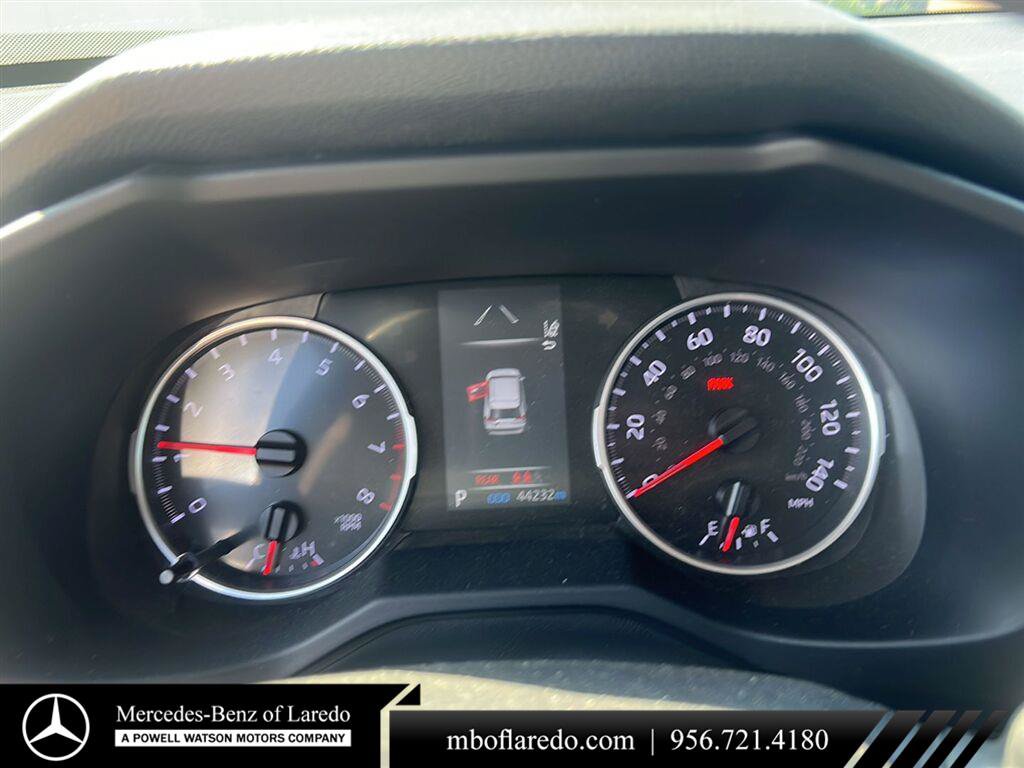 Used 2022 Toyota RAV4 LE FWD image 1