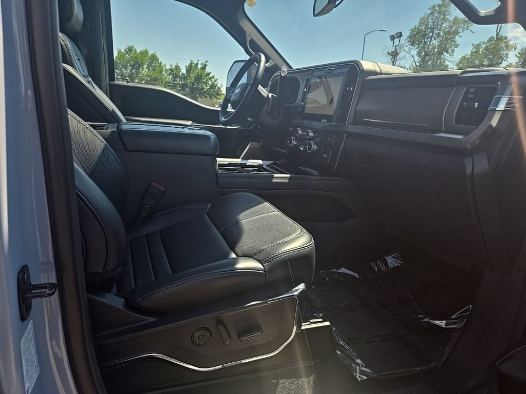 Used 2025 Ford F350 Platinum AWD/4WD image 31