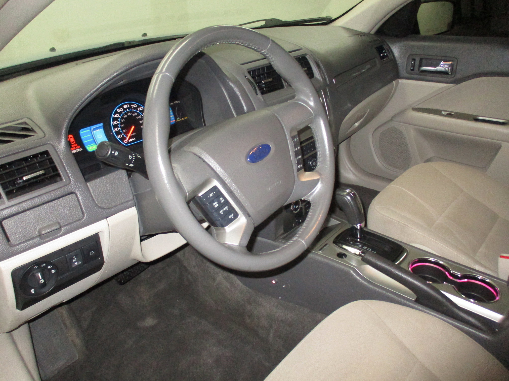 Used 2010 Ford Fusion Hybrid FWD image 14