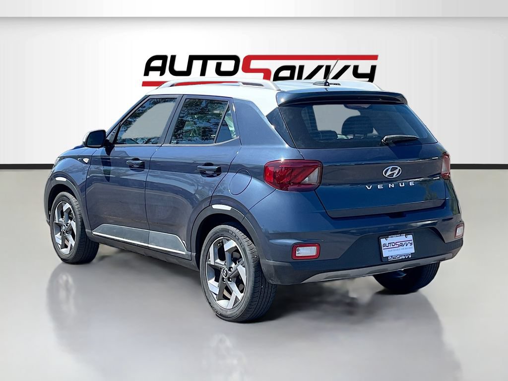 Used 2024 Hyundai Venue Limited FWD image 5
