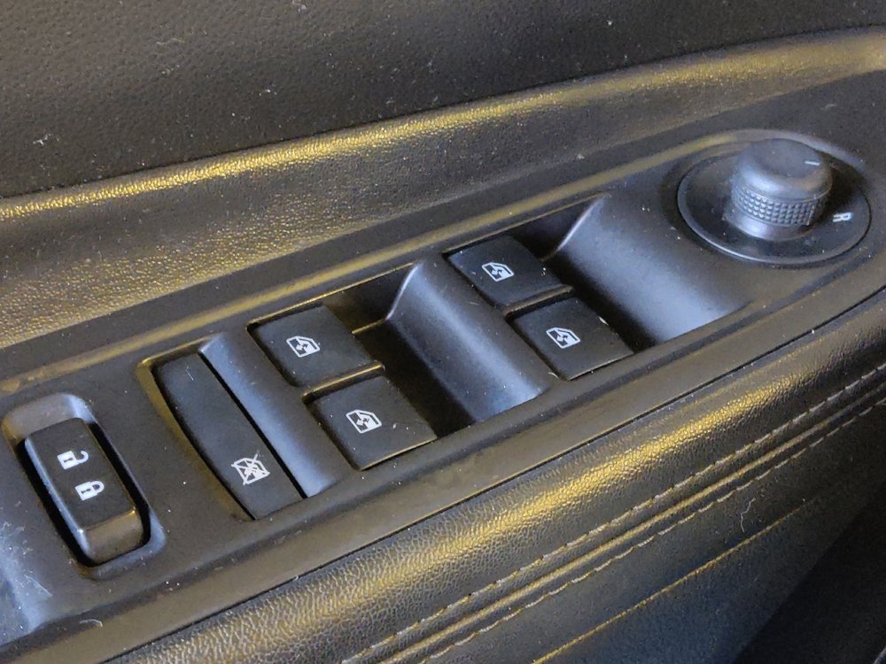Used 2020 Buick Encore Preferred FWD image 27