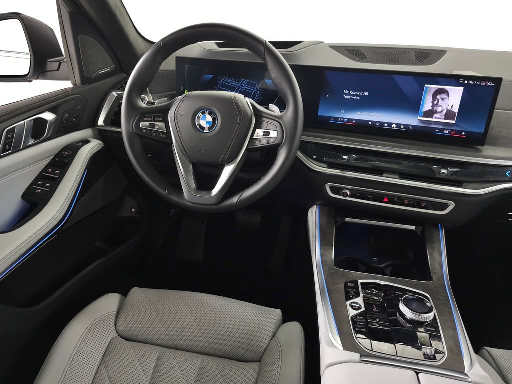 Used 2026 BMW X5 xDrive50e w/ Executive Package AWD/4WD image 17